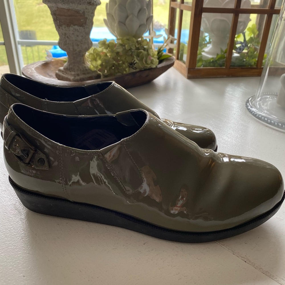 Cole Haan/Nike waterproof slip on Patent shoes
